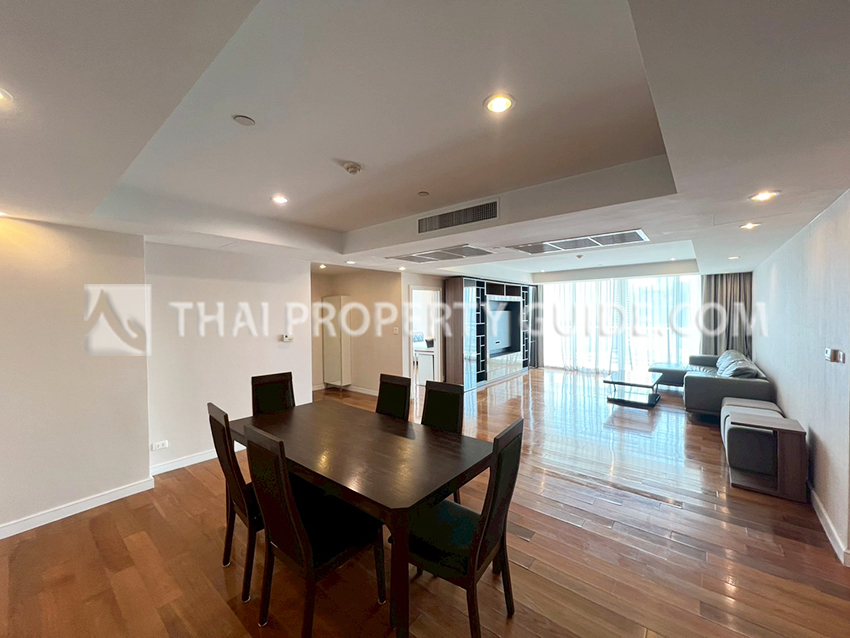 Condominium in Ploenchit 