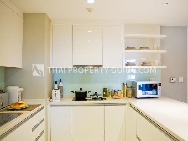 Condominium in Ploenchit 