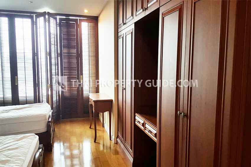 Condominium in Ploenchit 