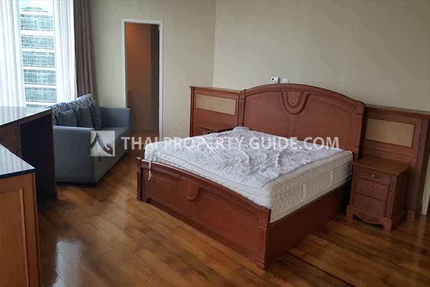 Condominium in Ploenchit 