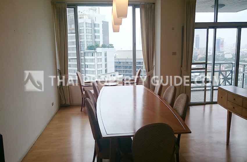 Condominium in Ploenchit 
