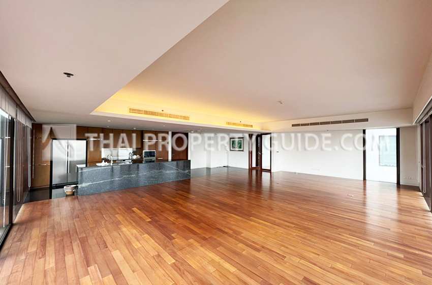 Condominium in Ploenchit : Hansar Rajdamri 
