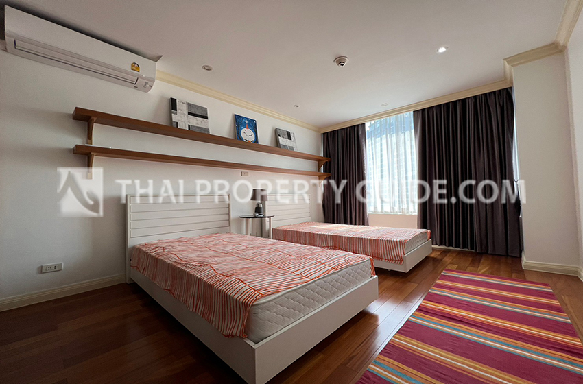 Condominium in Ploenchit 