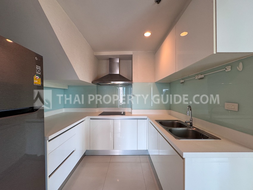 Condominium in Ploenchit 