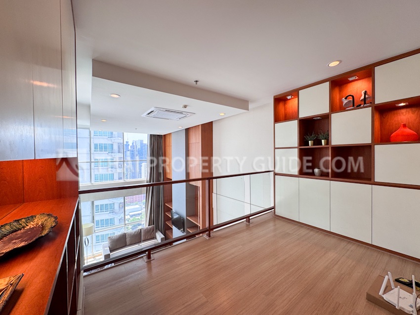 Condominium in Ploenchit 