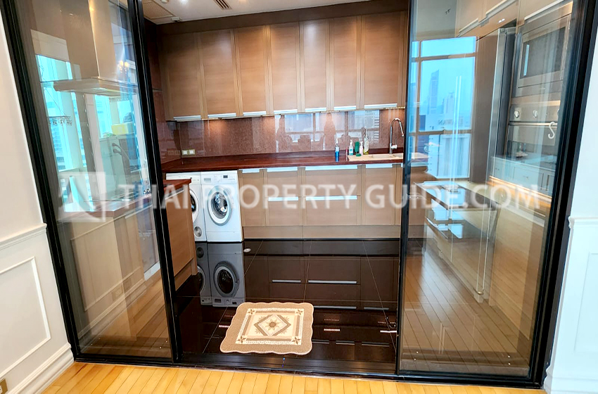 Condominium in Ploenchit : Athenee Residence 