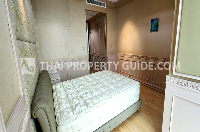 Condominium in Ploenchit : Athenee Residence 