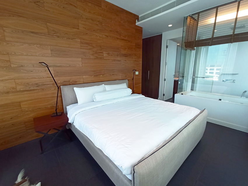 Condominium in Ploenchit 