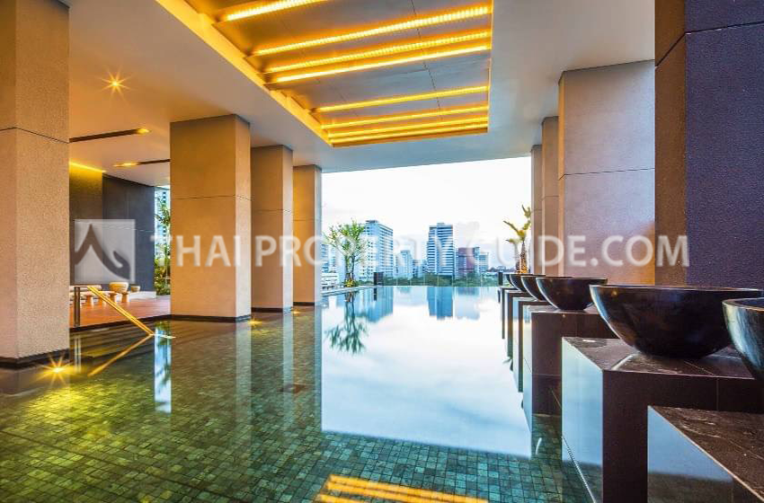 Condominium in Ploenchit 