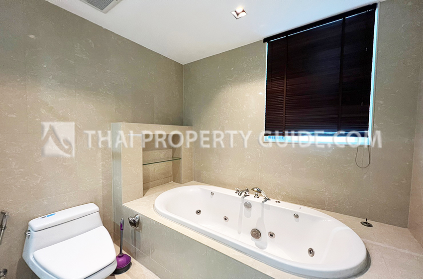 Condominium in Ploenchit : Athenee Residence 