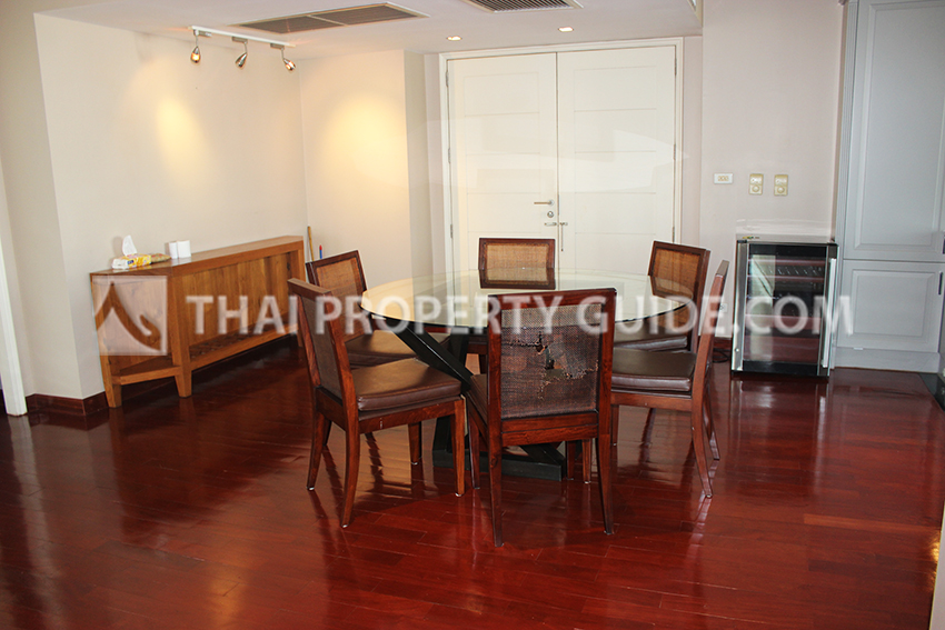 Condominium in Ploenchit 