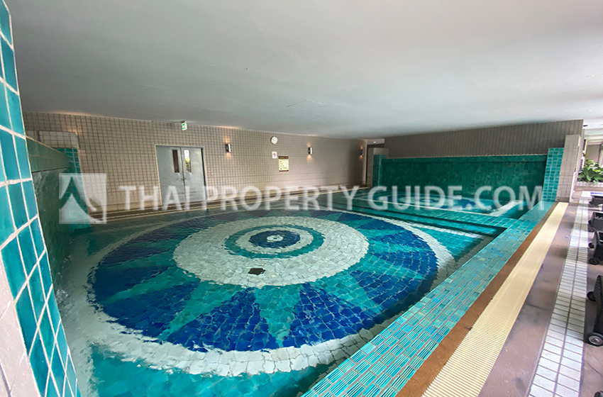 Condominium in Ploenchit 