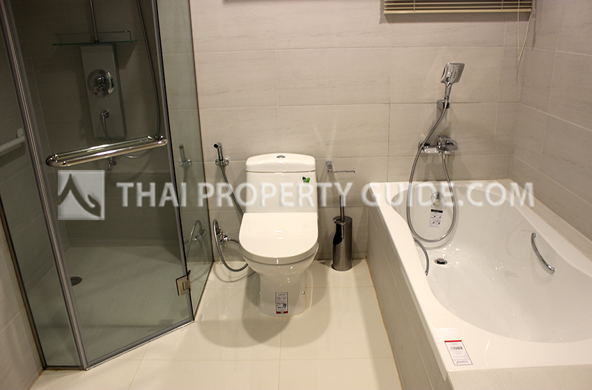 Condominium in Ploenchit 