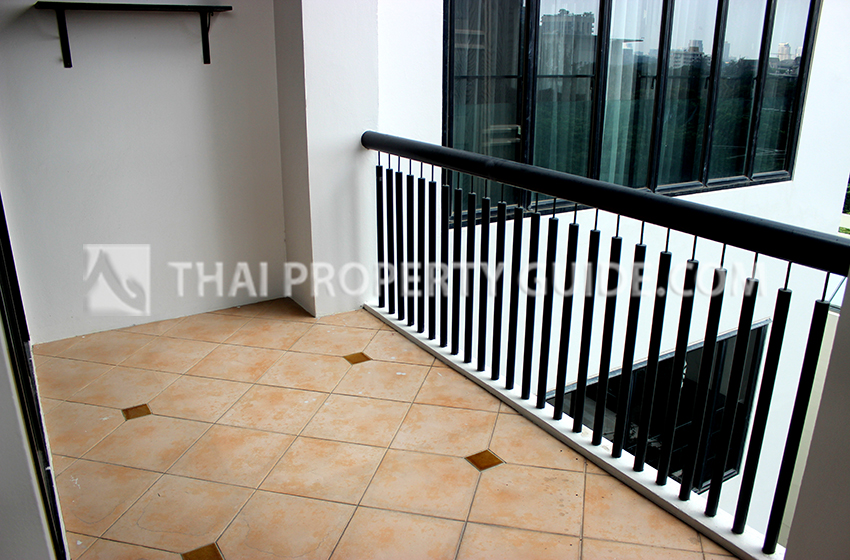 Condominium in Ploenchit 