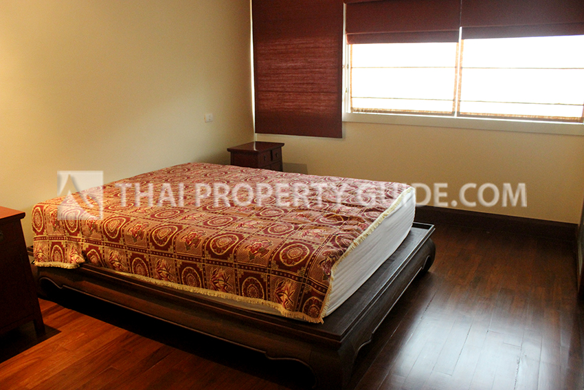Condominium in Ploenchit 