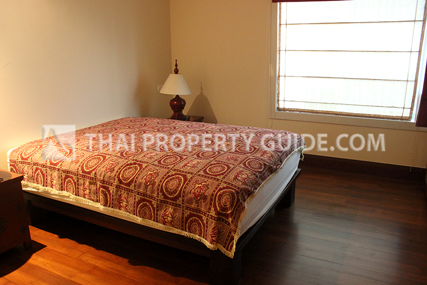 Condominium in Ploenchit 