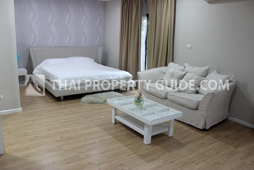 Condominium in Ploenchit 