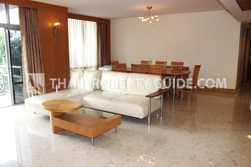 Condominium in Ploenchit 