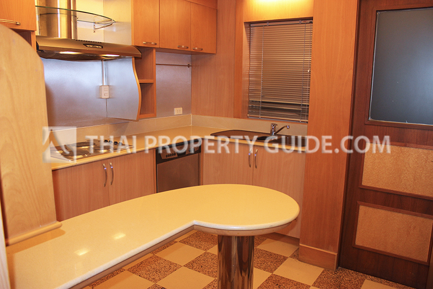 Condominium in Ploenchit 