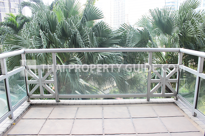 Condominium in Ploenchit 