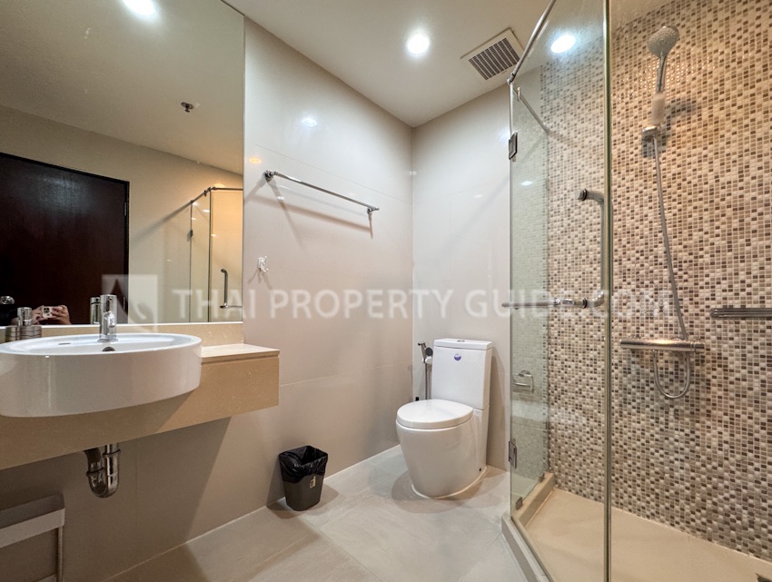 Condominium in Ploenchit 