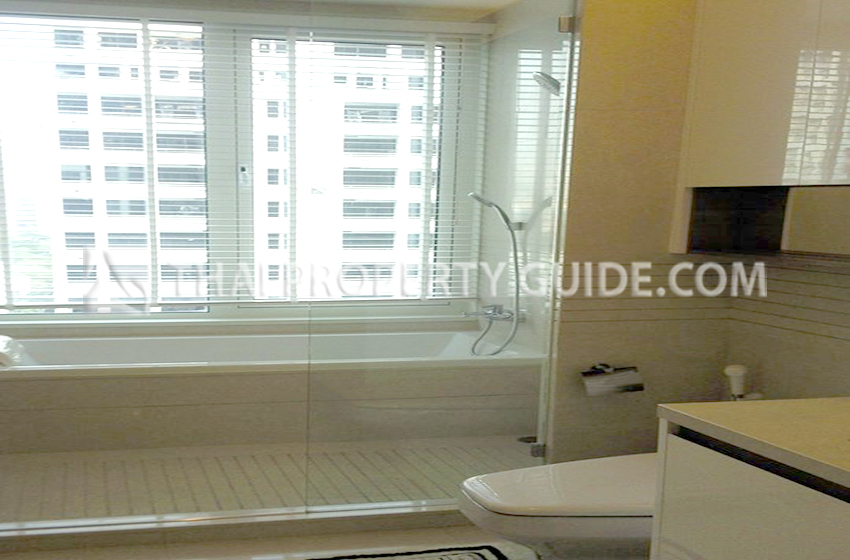 Condominium in Ploenchit 