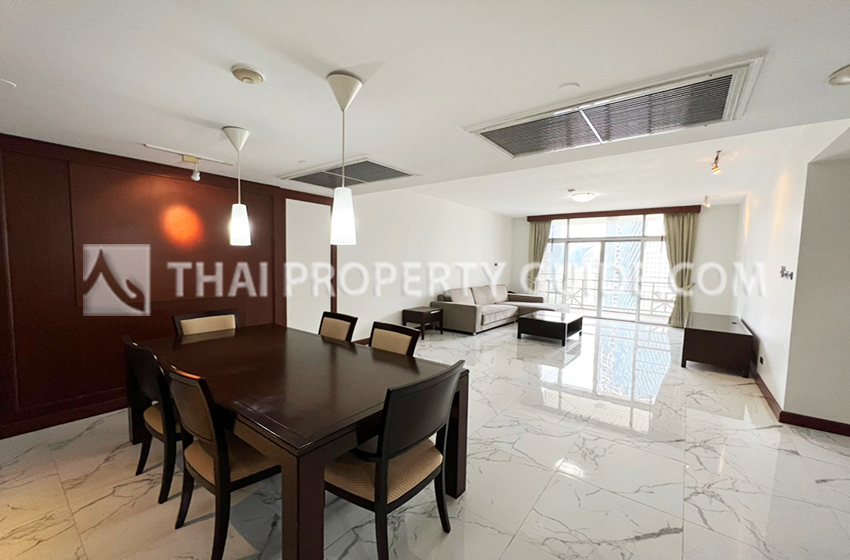 Condominium in Ploenchit 