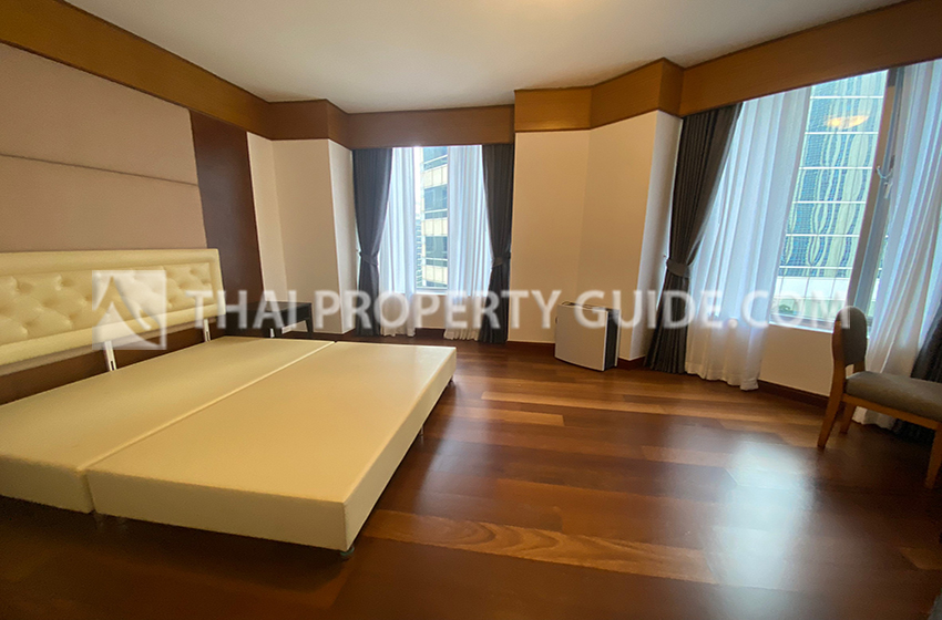 Condominium in Ploenchit 