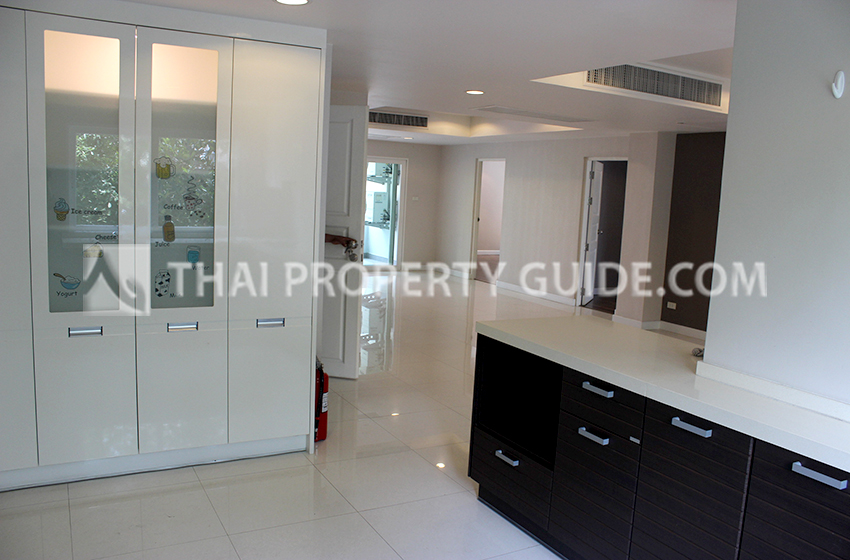 Condominium in Ploenchit 