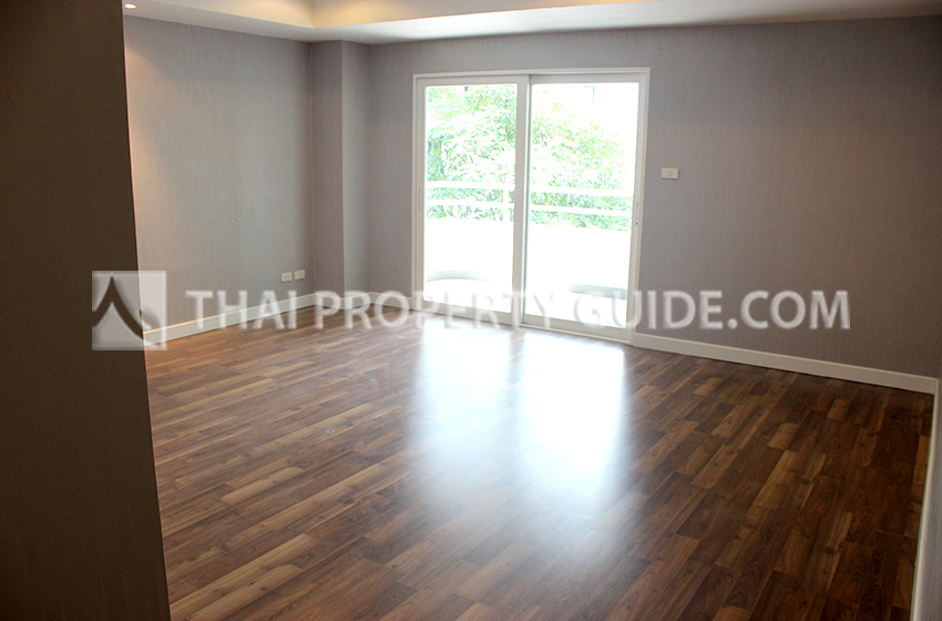Condominium in Ploenchit 