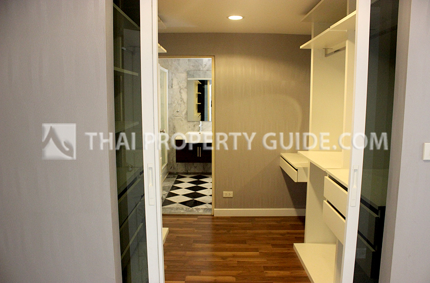 Condominium in Ploenchit 