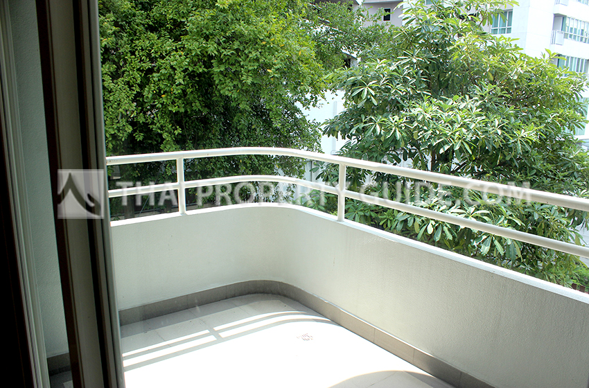Condominium in Ploenchit 