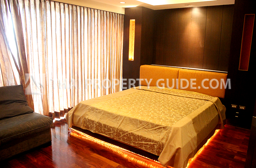 Condominium in Ploenchit 