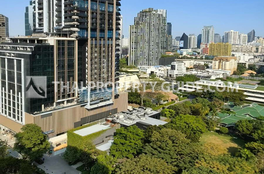 Condominium in Ploenchit 