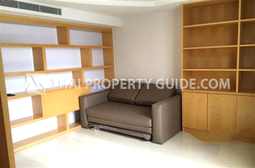 Condominium in Ploenchit 
