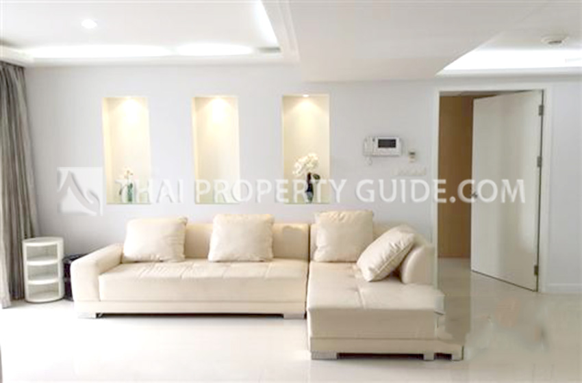 Condominium in Ploenchit 