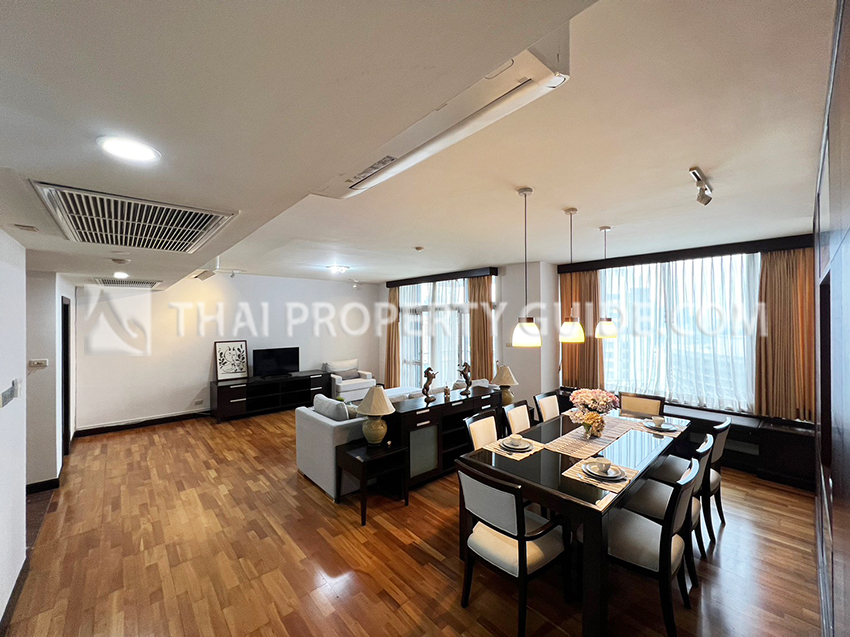 Condominium in Ploenchit