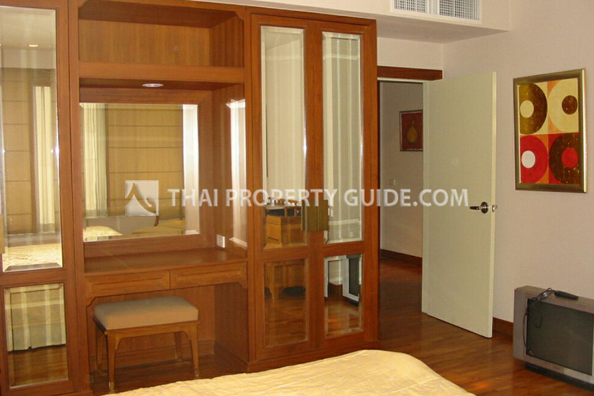 Condominium in Ploenchit 