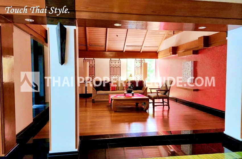 Condominium in Ploenchit 