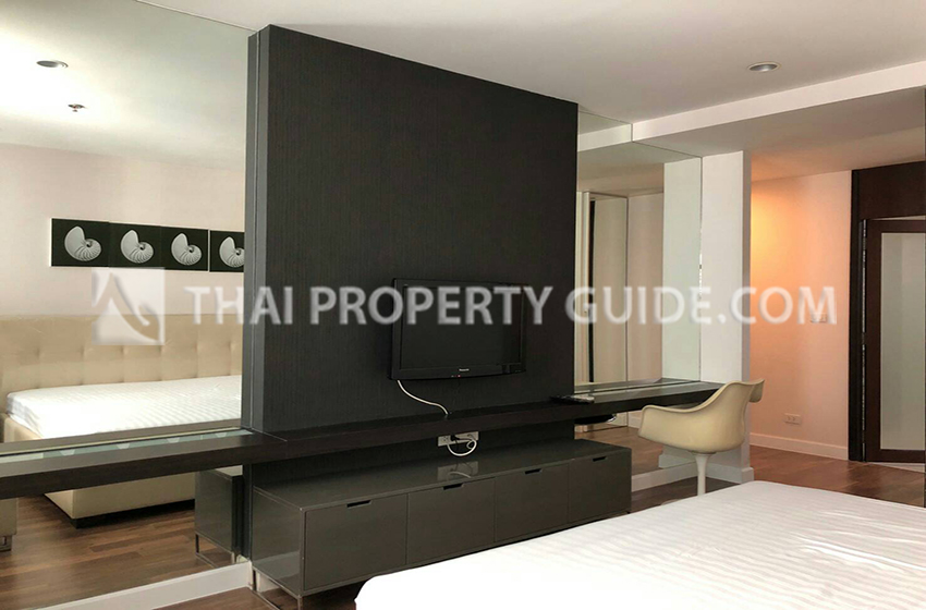 Condominium in Ploenchit 
