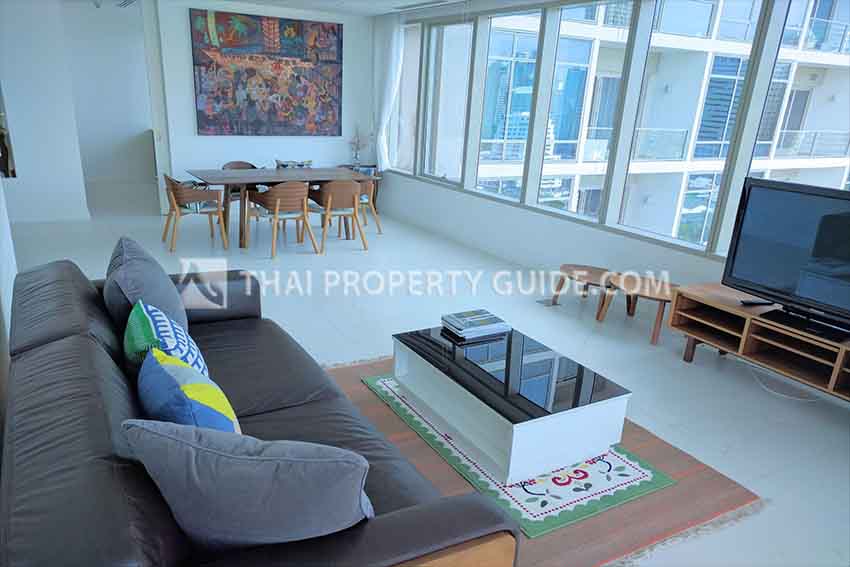 Condominium in Ploenchit 