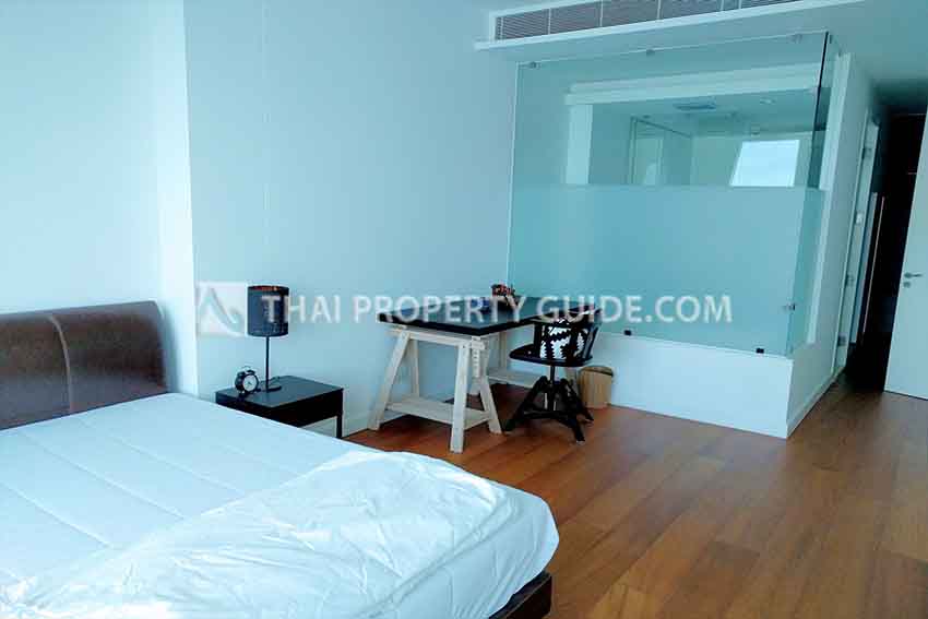 Condominium in Ploenchit 