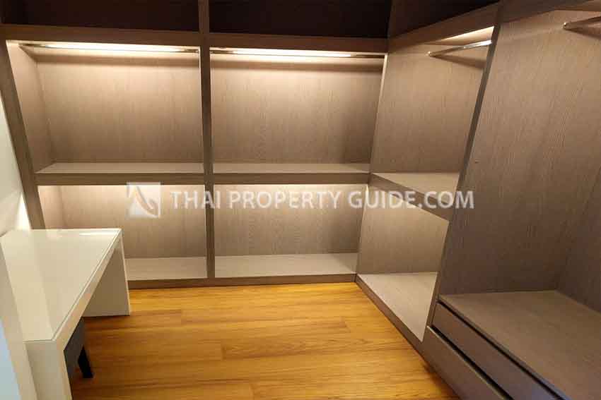 Condominium in Ploenchit 