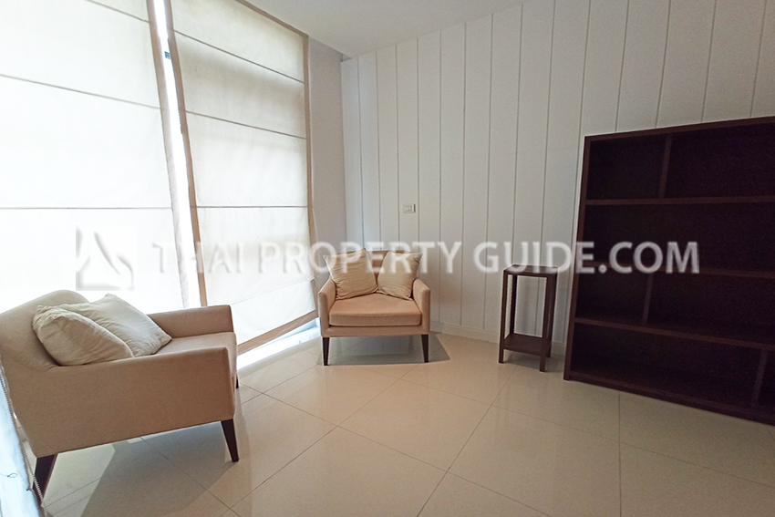 Condominium in Ploenchit : Athenee Residence 