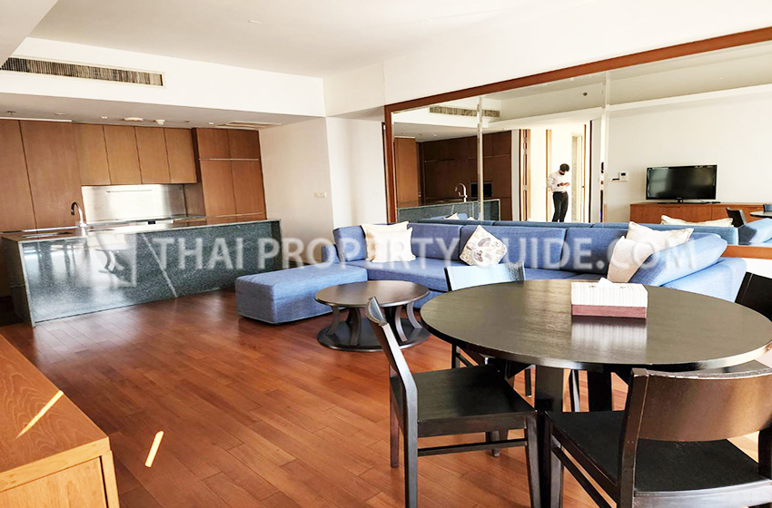 Condominium in Ploenchit : Hansar Rajdamri 