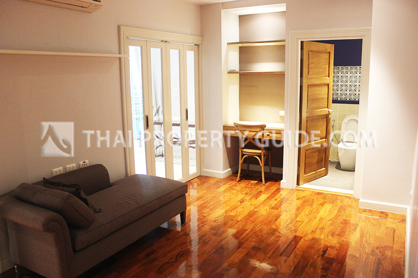 Condominium in Ploenchit 