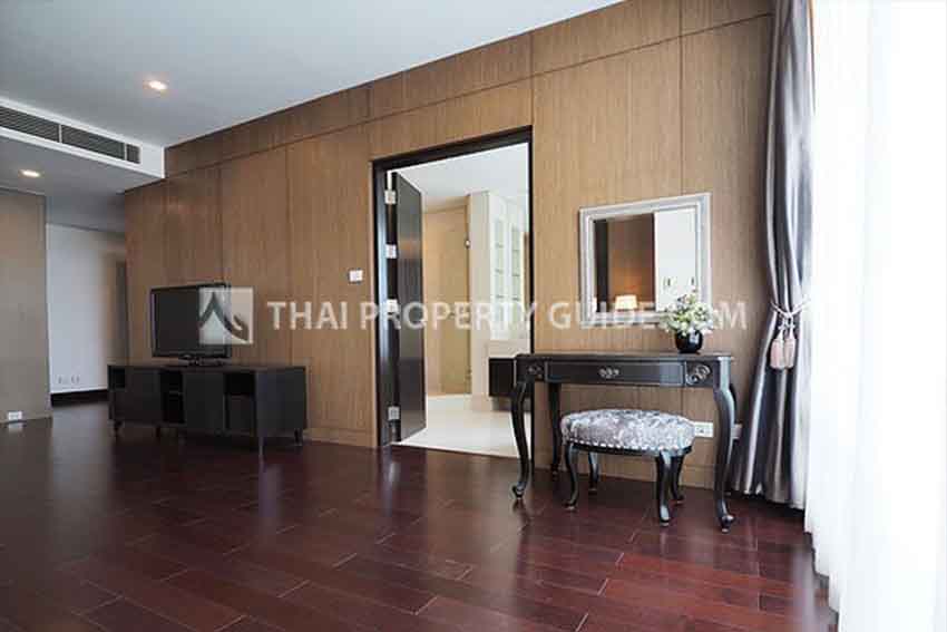 Condominium in Ploenchit 