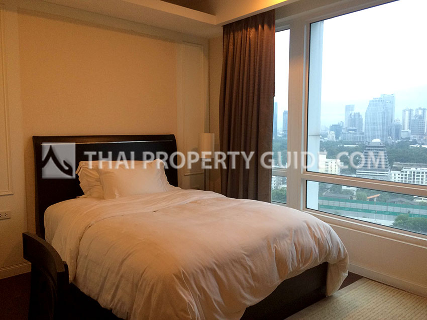 Condominium in Ploenchit 