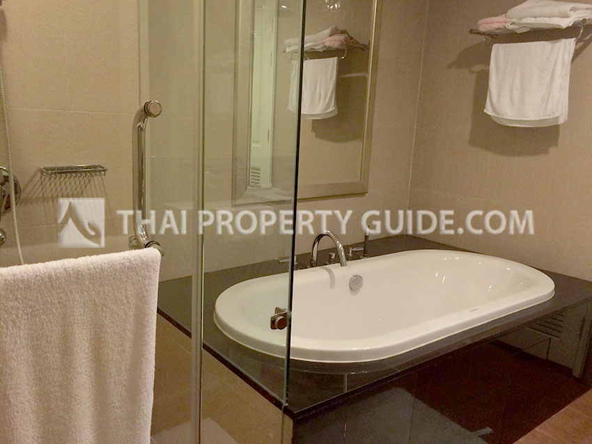 Condominium in Ploenchit 