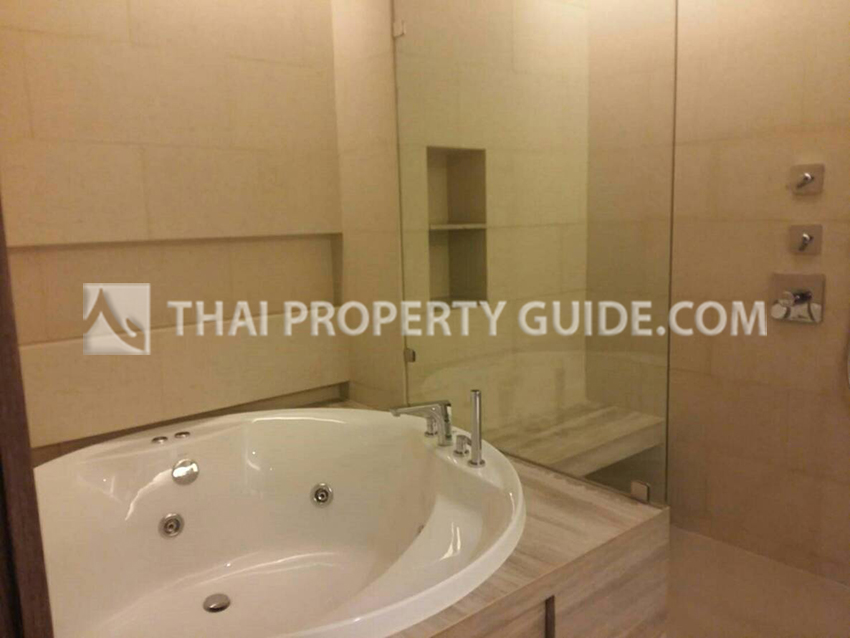 Condominium in Ploenchit 